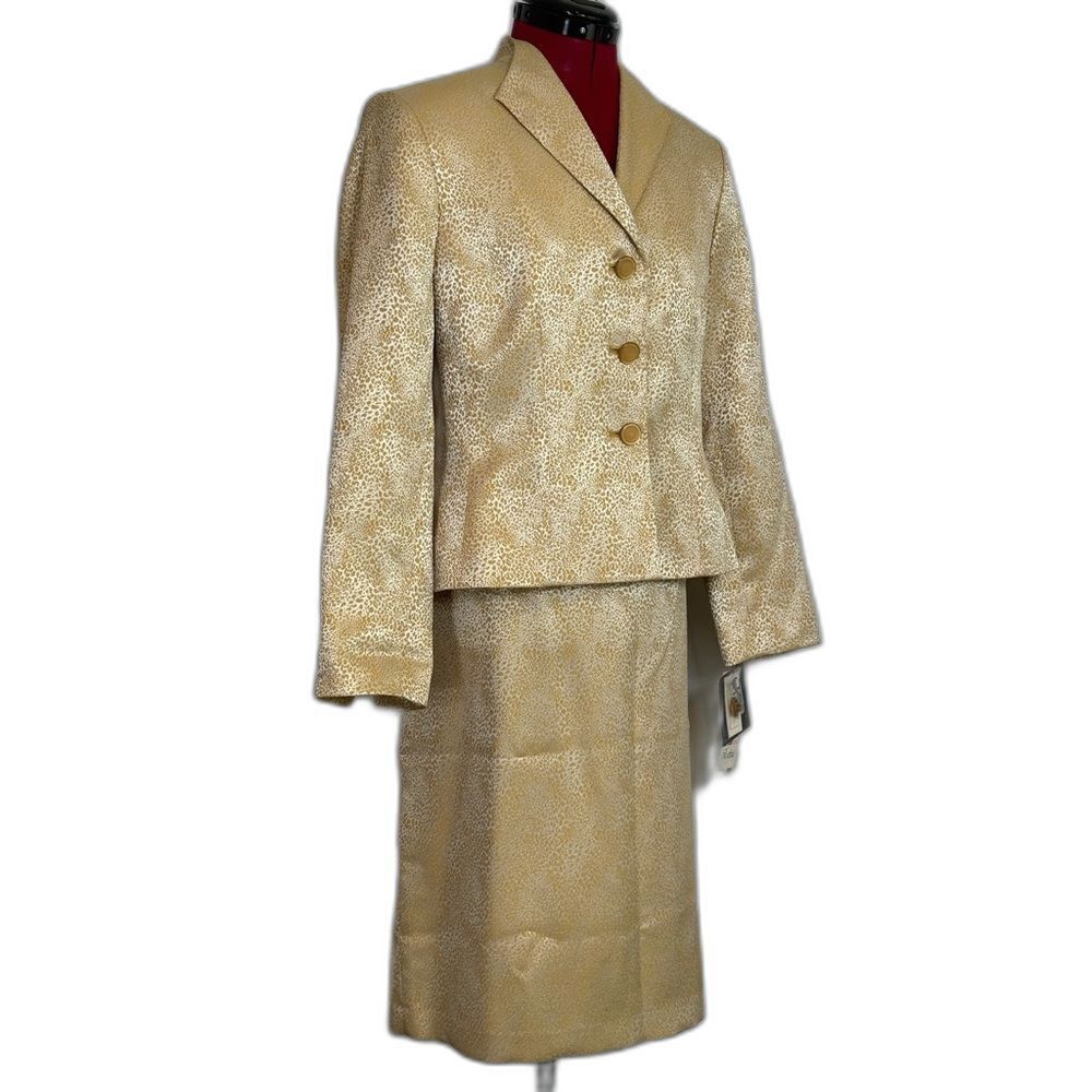 NWT Le Suit Skirt Suit Women Size 10P/14P Gold/Cream 2-Piece Set Blazer & Skirt - Picture 13 of 15